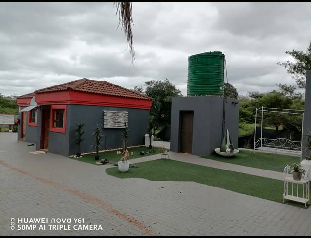 1,200M² GUESTHOUSE FOR SALE IN THOHOYANDOU RURAL